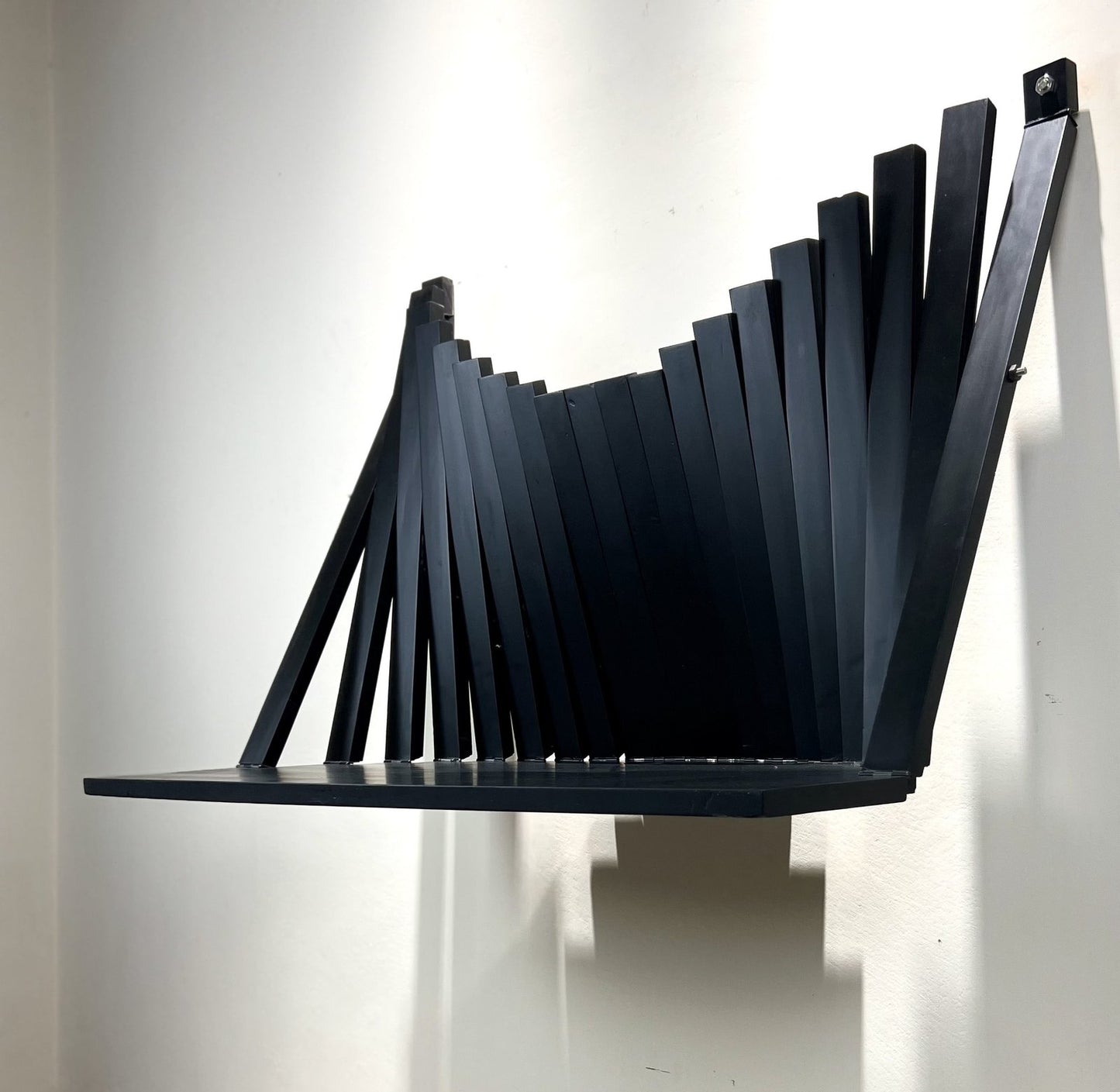 AAA Wall Flow Desk