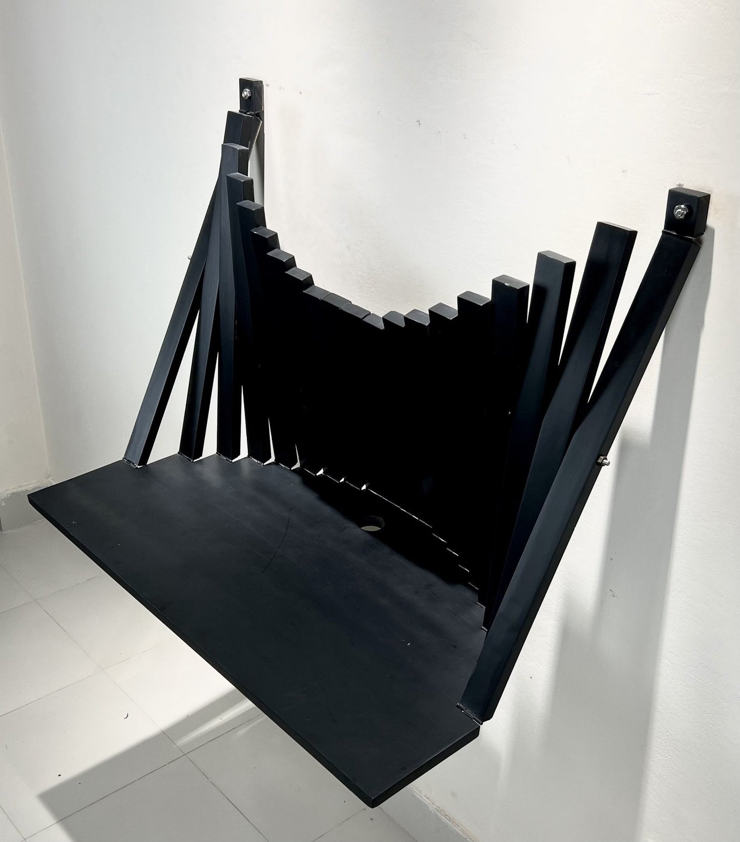 AAA Wall Flow Desk