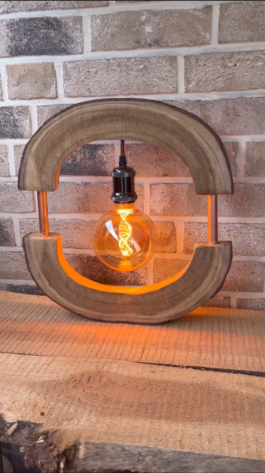 Omi desk lamp